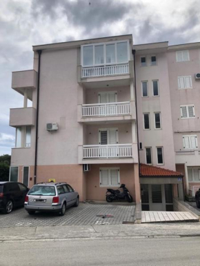 Apartments with a parking space Baska Voda, Makarska - 17304